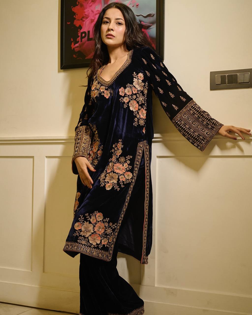 BEAUTIFUL VISCOS VELVET DESIGNER KURTA PANT SUIT
